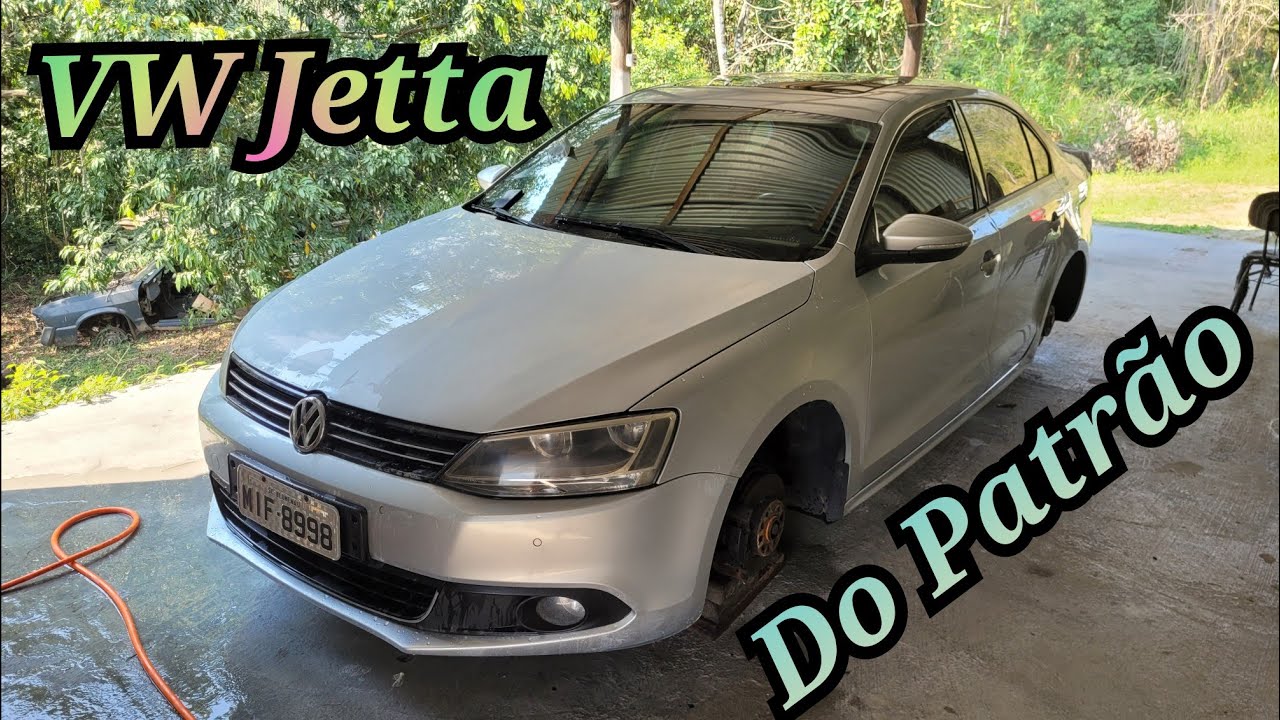 Continuam os trabalhos de preparação para pintura, no Jetta do leilão do Senad
