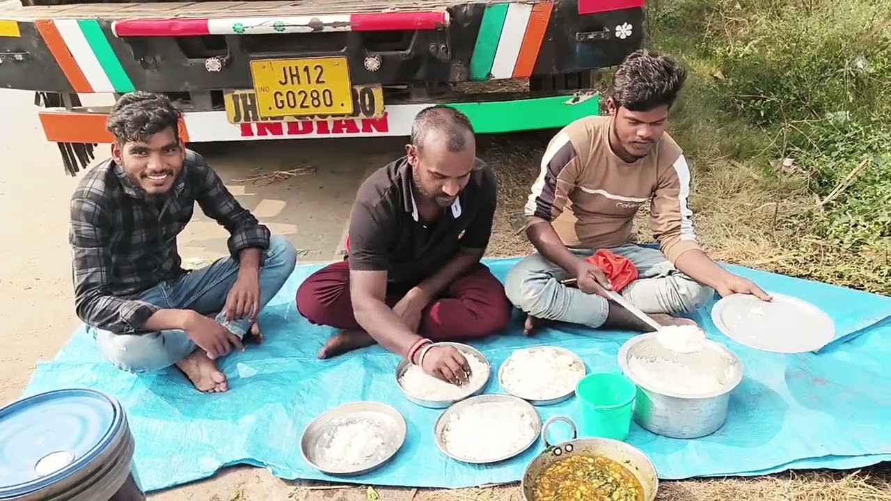 #बहुत मजबूरी हो रहा है दोस्तों#सीकर रोड चंद्रकोना#पार्टी वाला हम लोगों को भैलू नहीं दे रहा है#🚛🥔🥔👿💔😱