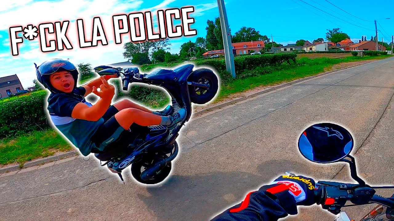 IL LÈVE EN BOOSTER ET FRÔLE L'ACCIDENT ! 🚘💥