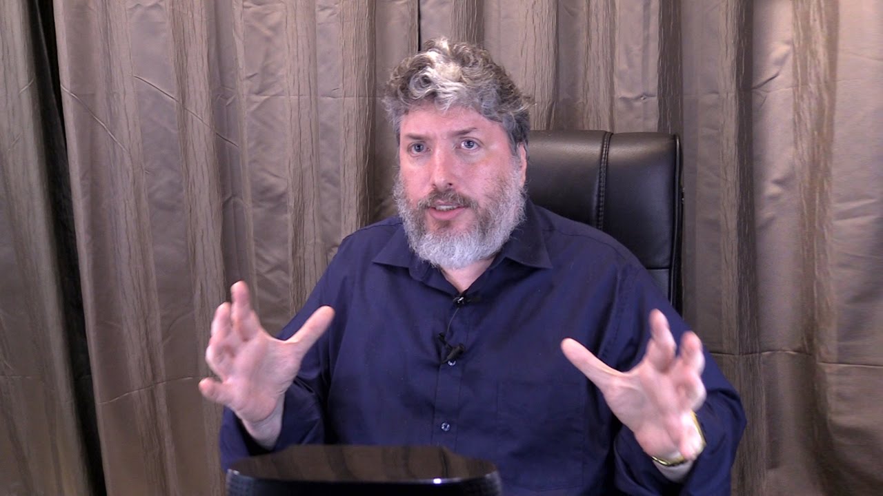 Caller: If Muslims are True Monotheists, Why Do They Pray at the Kaaba?  Rabbi Tovia Singer Responds