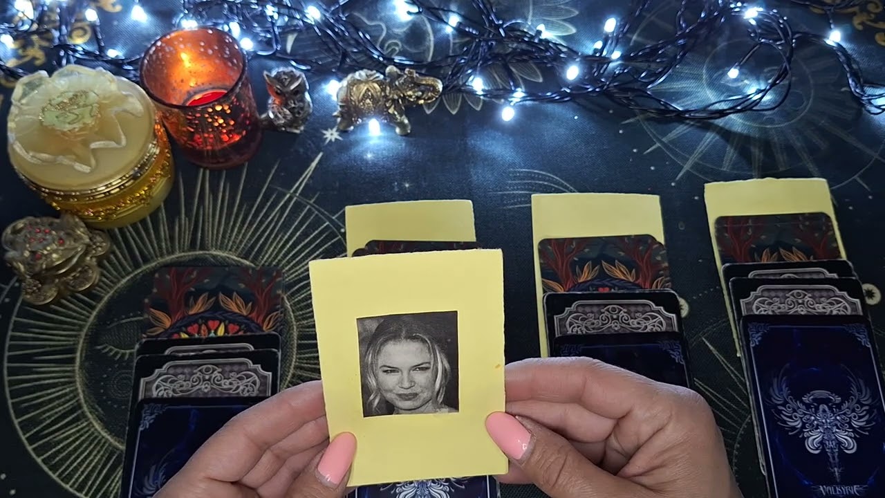👀 Някой тайно те наблюдава!  Какво идва да ти каже?✨️| Таро- ♥️♣️♦️♠️ Избор на карта