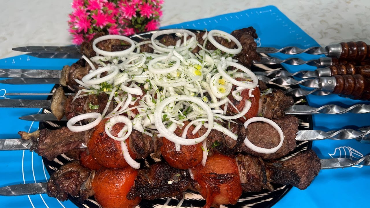 KAVKAZ SHASHLIGI.Oila davrasida kavkazcha shashlik tayorlaymiz.Judayam mazali shashliklar :-)