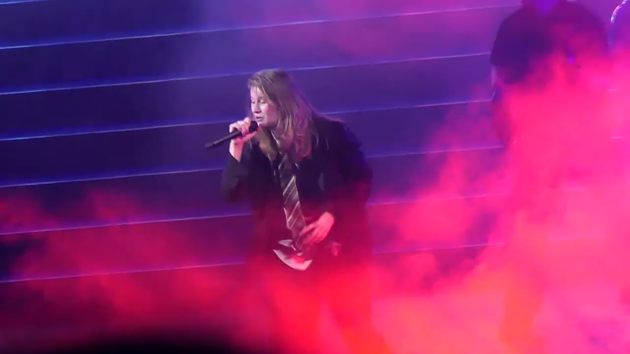 girl in red LIVE! fr Boston's MGM MH at Fenway w TOO MUCH +++ NEW SONG Tour Debut of NEW LOVE  2024
