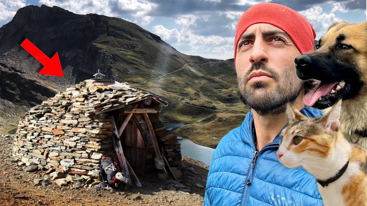 DORMIMOS en la CABAÑA de MONTAÑA MÁS PECULIAR del PIRINEO 🤯 | #49 VUELTA al MUNDO en AMBULANCIA