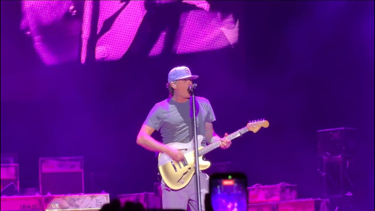 Blink-182 - Intro/Feeling This : Live @ Innings Festival
