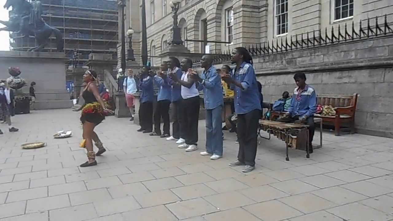 Siyaya Arts, Princes Street, Edinburgh (Part 1) 26-08-13