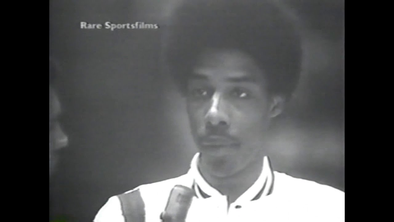 Julius Erving (13pts) vs. NBA All-Stars (1972)
