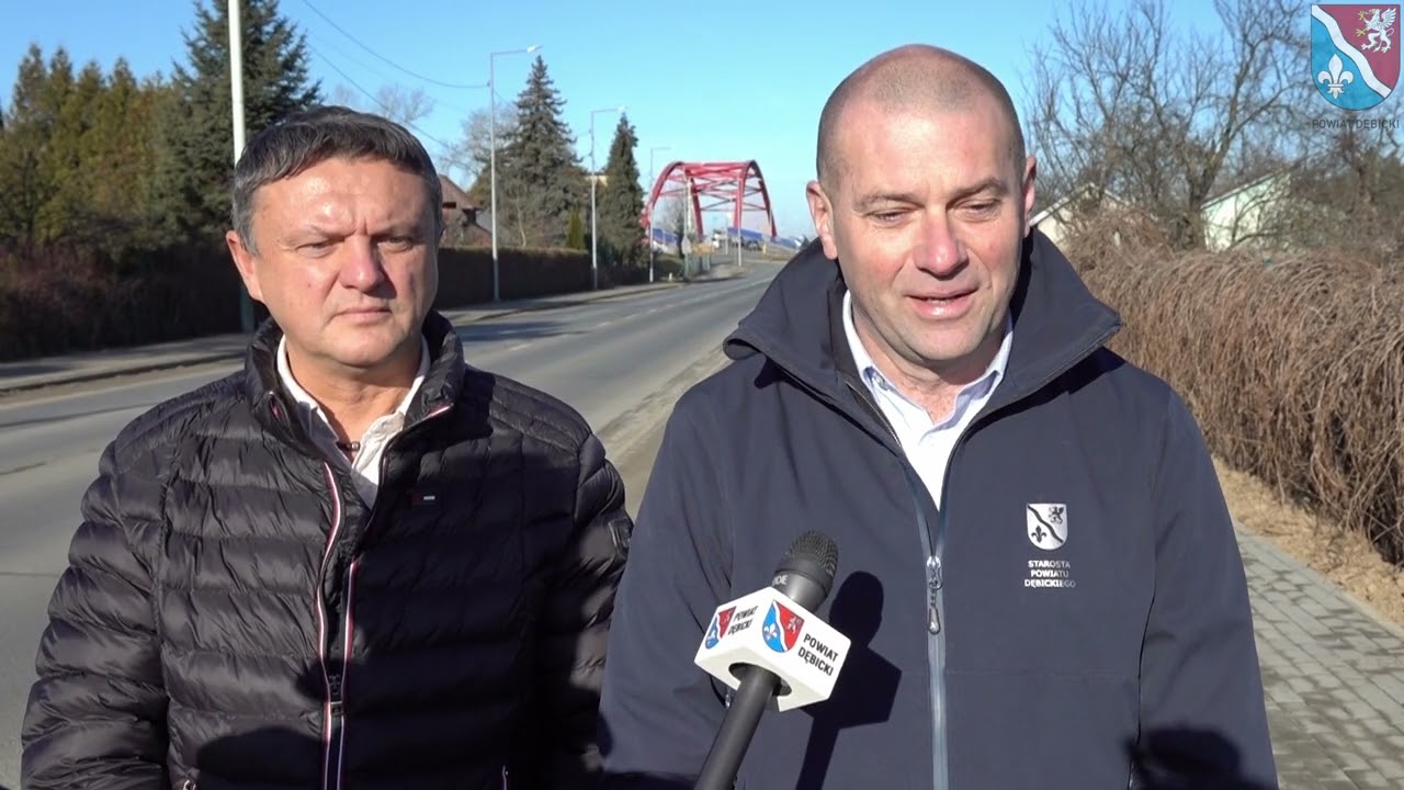 Chodnik ze ścieżką rowerową i miejsca parkingowe już gotowe