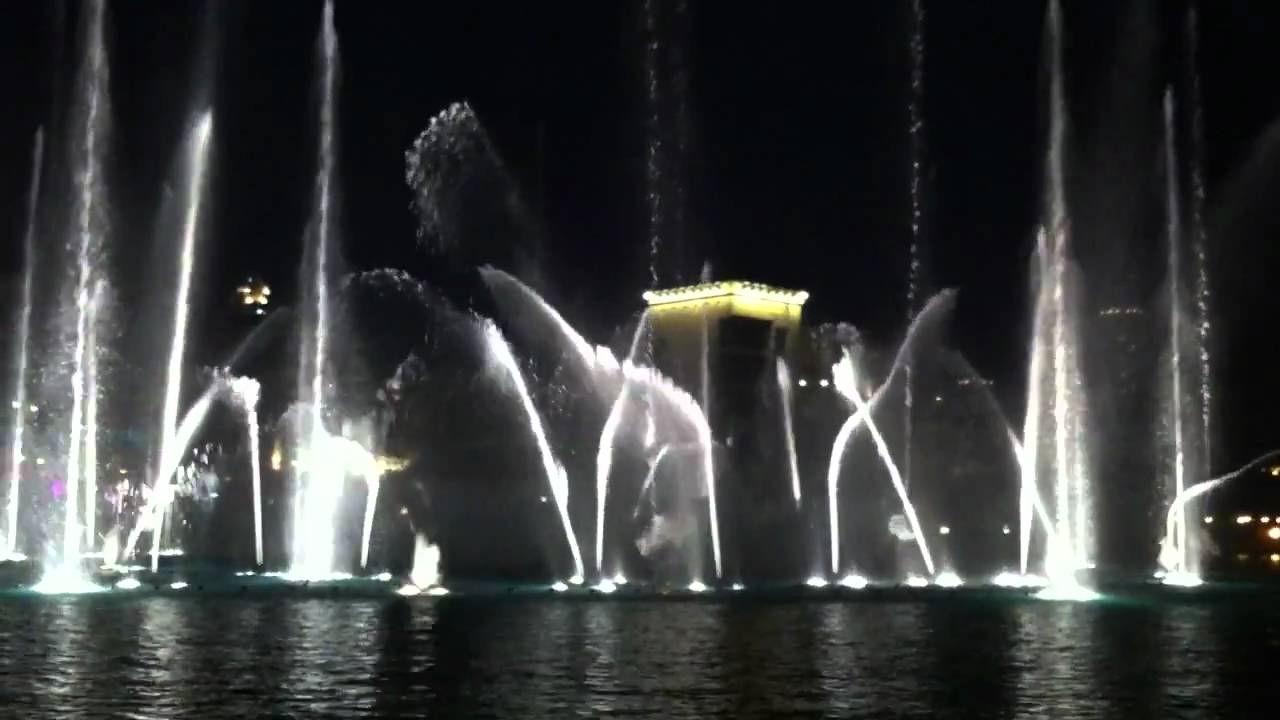 Dubai Fountain - 