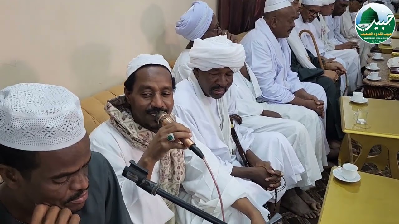 مرت ركائبنا بأيمن سلسل فنظرتُ اطلالا بسفح الصلصل من أجمل قصائد الاستاذ  الشيخ عبد المحمود بصوت مكرم