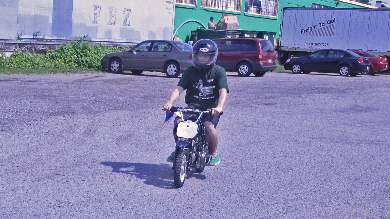 Demo of an Apollo Dirt Bike with a 70 CC 4-Stroke Gas Engine