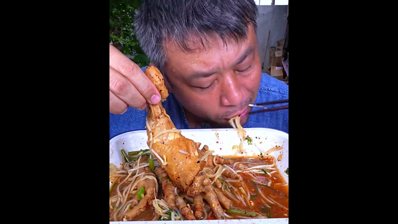 Very spicy chicken noodles masala curry challenge with rice @chacha chini show and green vegetable