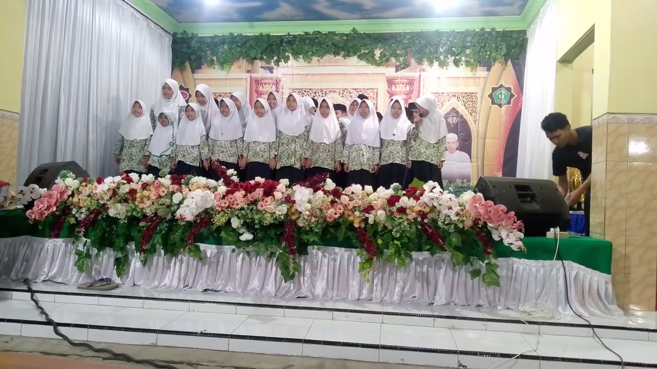 Penampilan kelas 3 MDTU Al Karomah Kaligayam Talang Tegal wisuda 2026