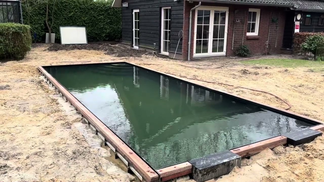 Aanleg HDPE zwemvijver in Etten-Leur