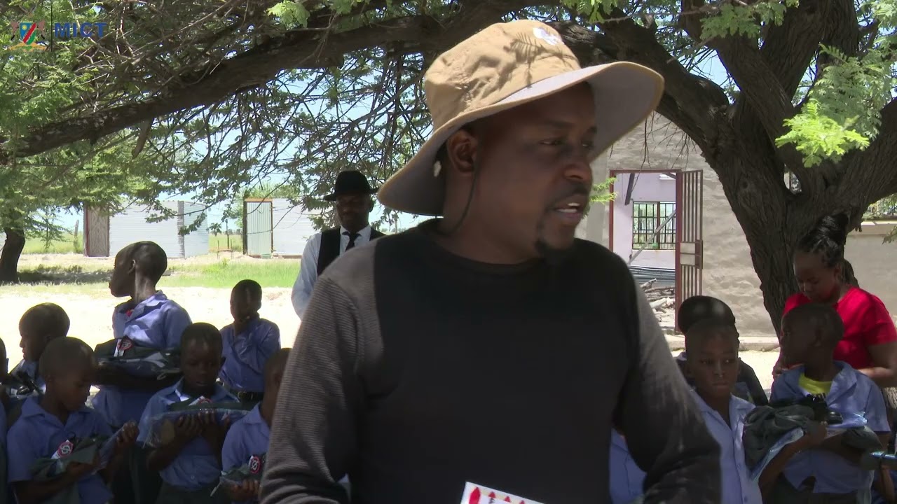 Oshana Governor donated school uniforms