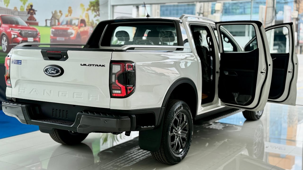 New Ford Ranger WILDTRAK ( 2025 ) - Best Luxury Pickup 4x4 Performance | White Color