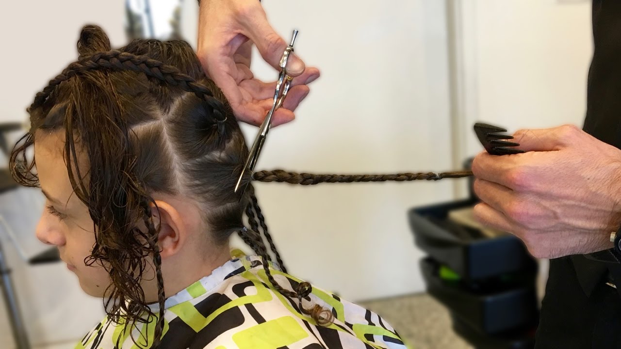 TAGLIO I CAPELLI CORTI 😱 SPECIALE 100K ISCRITTI - Vlog Nuovo Look  - Basta Capelli Lunghi 😢