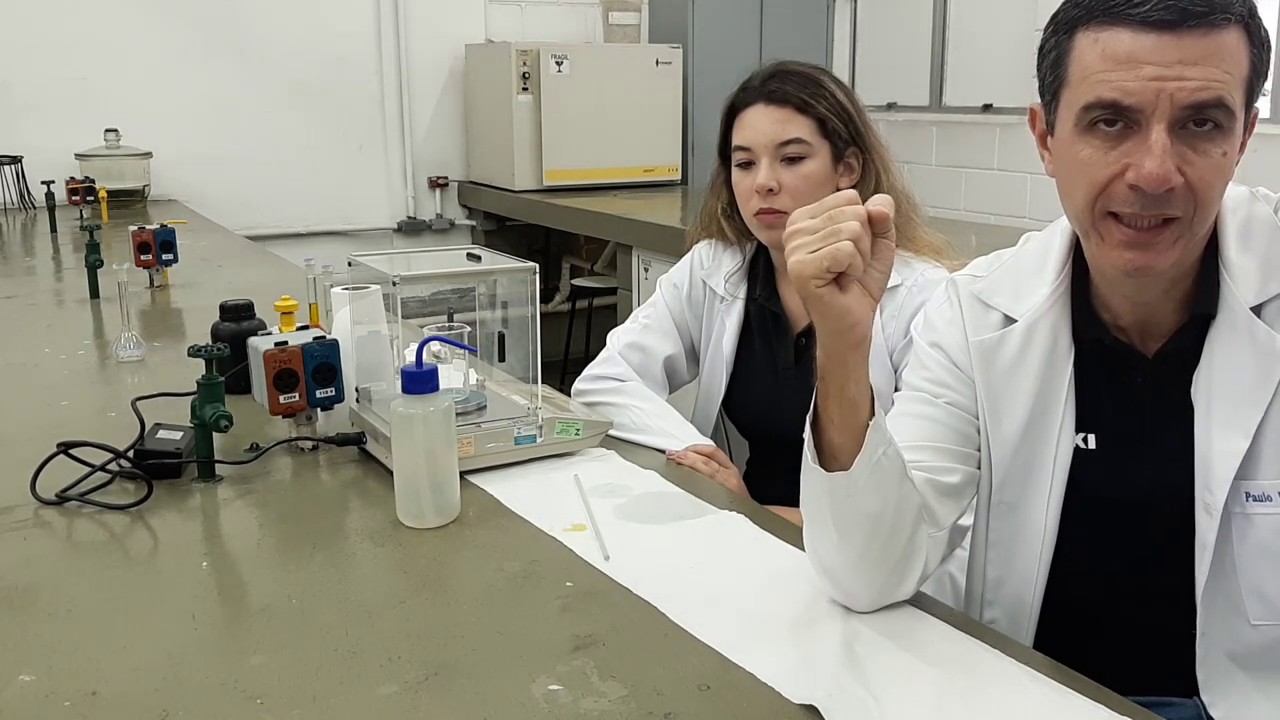 LABORATÓRIO DE QUÍMICA - PREPARAÇÃO DE DE SORO FISIOLÓGICO