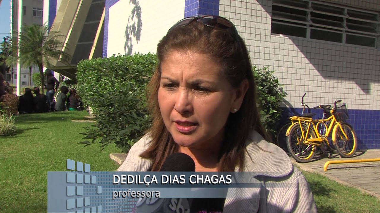 Professores municipais de Guaruj&aacute; protestam durante sess&atilde;o da C&acirc;mara dos Vereadores