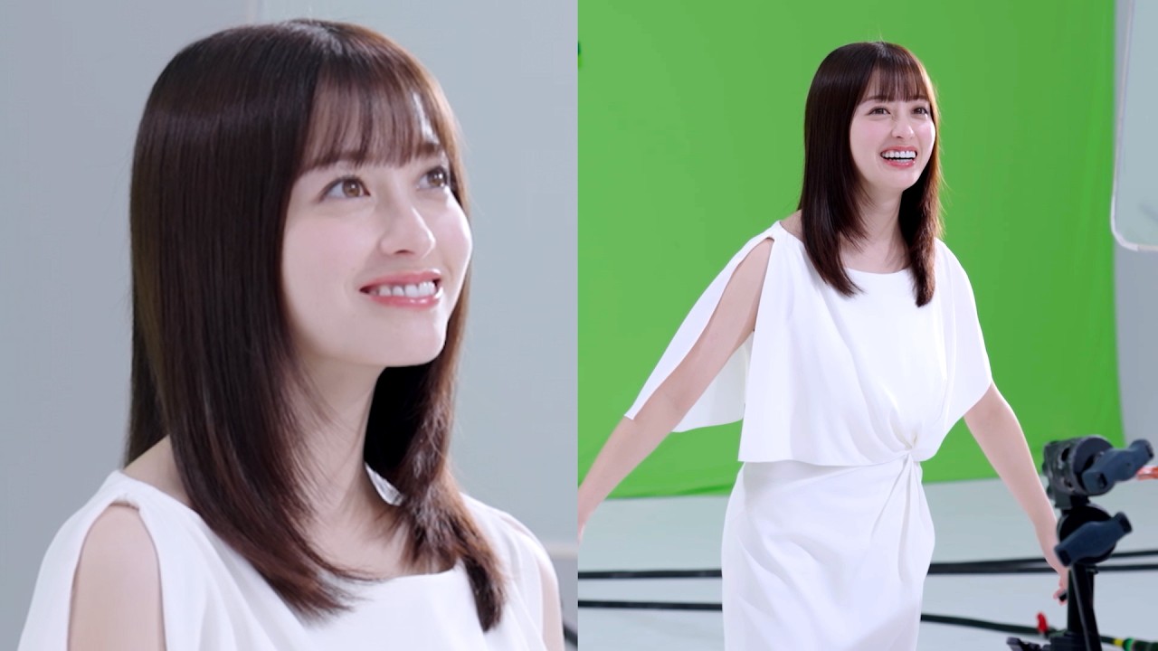 橋本環奈、撮影裏でも笑顔全開！スタッフと談笑する姿が天使すぎる