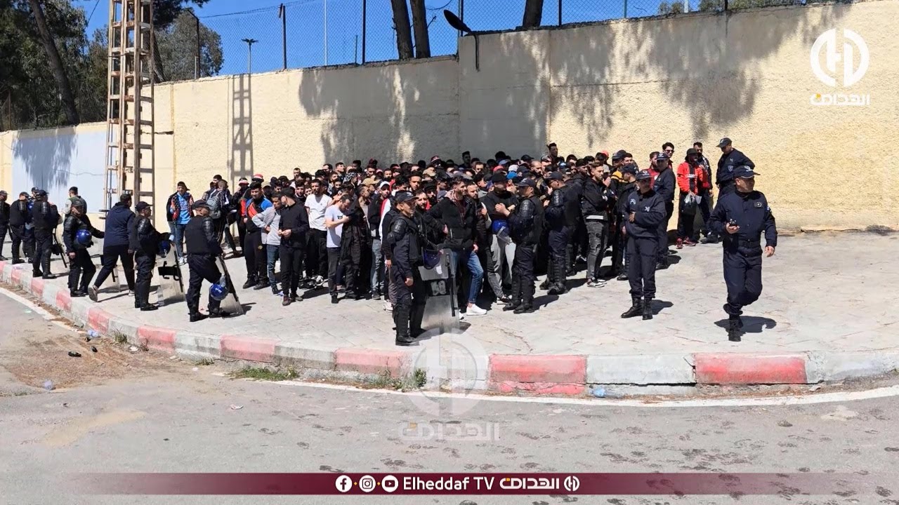 توافد أنصار إتحاد العاصمة على ملعب الشهيد حملاوي في أجواء تنظيمية محكمة