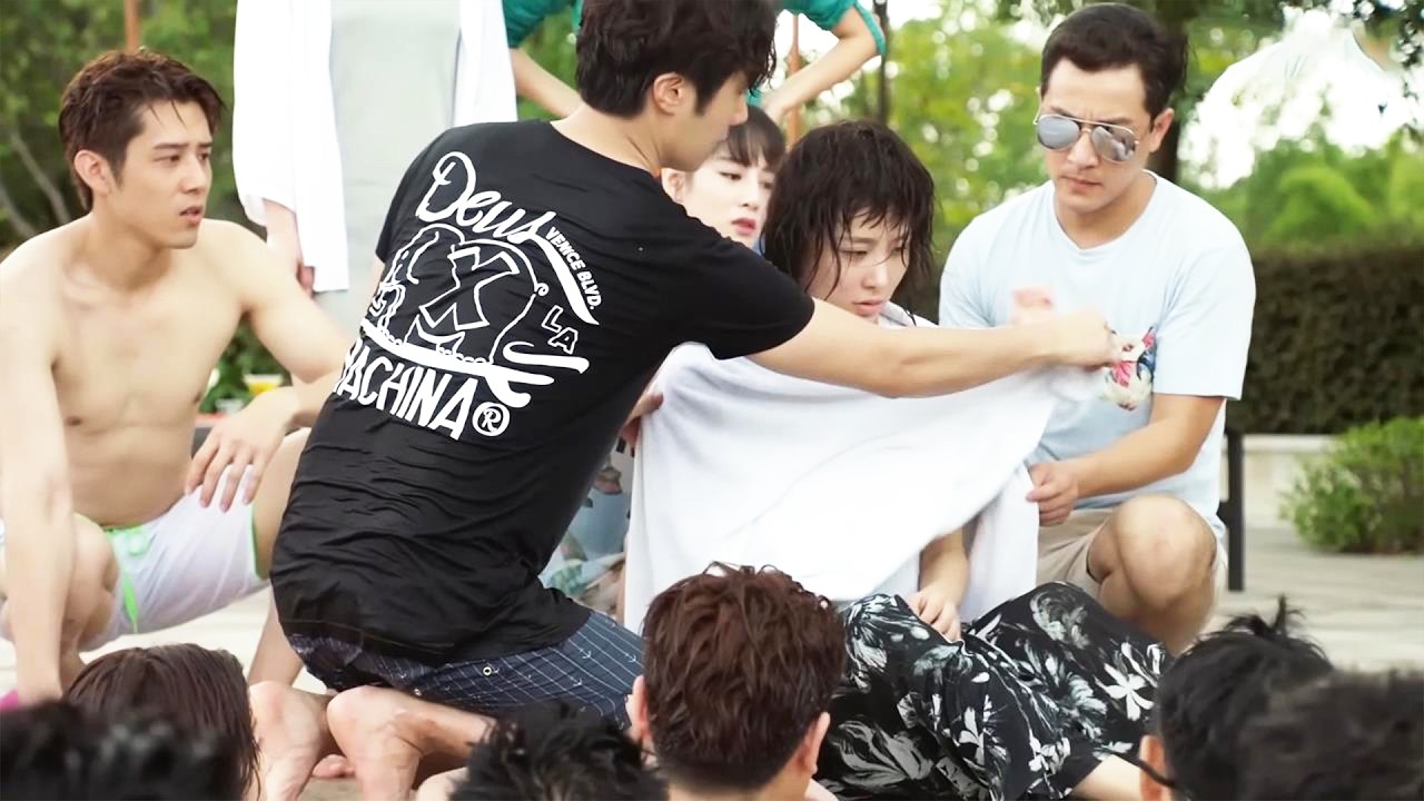 灰姑娘好心救了個落水的小男孩，沒成想一切被總裁看到，他瞬間愛上了她並展開猛烈追求！💕Chinese Television Dramas