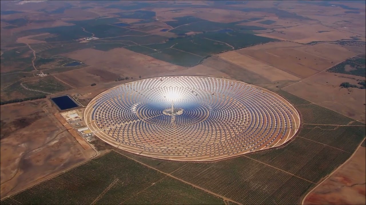 Gemasolar, la planta termosolar que almacena la electricidad en Sevilla, Espa&ntilde;a.