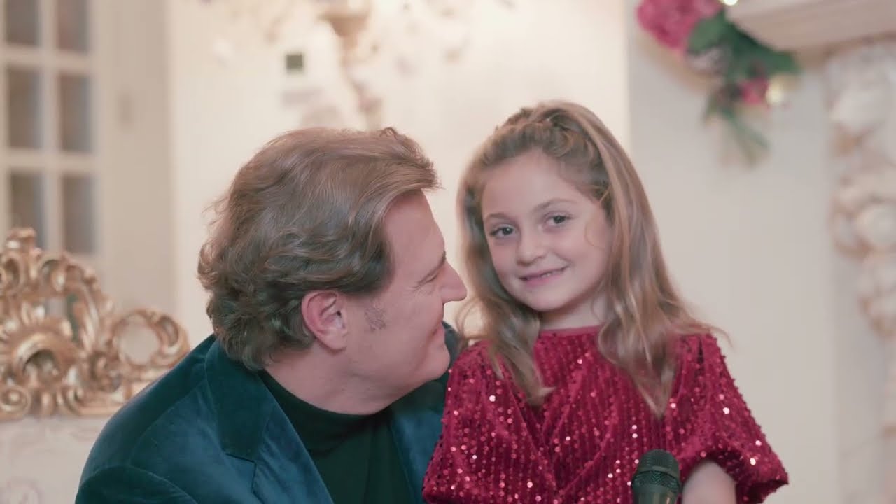 Pasquale Esposito - Feliz Navidad (Official Music Video)