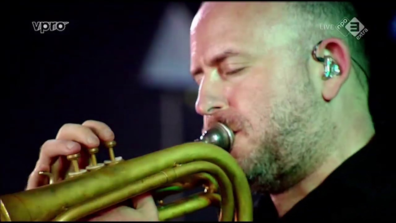 The War on Drugs - An Ocean In Between The Waves - Live