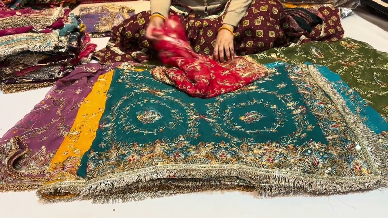 जाल वर्क में ओढ़नियाँ लेने के लिए मैसेज करें 👉🏻9784958424