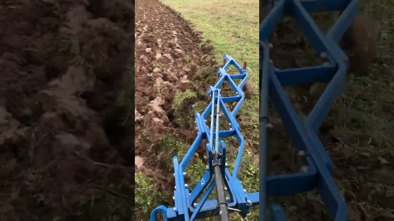 SOLİS 90 lık trakt&ouml;r  5 li 12 numara pulluk ile tarla s&uuml;r&uuml;m&uuml;