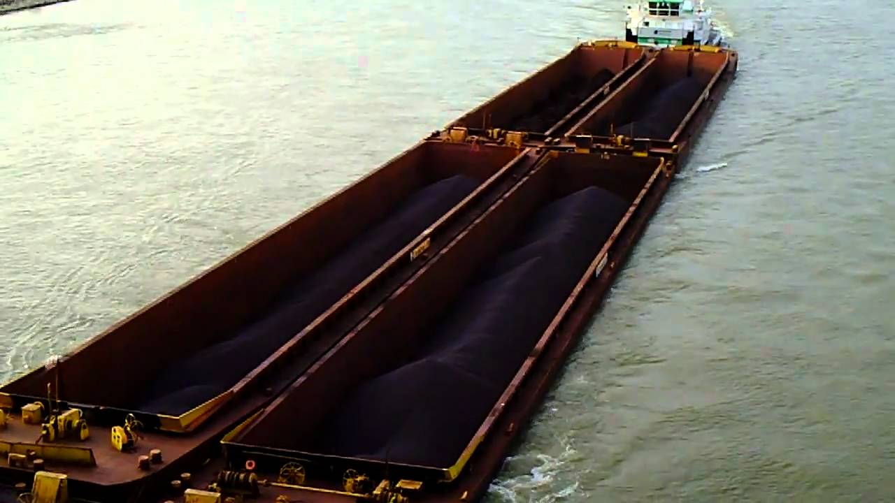 Schubverband mit 6 Schubeinheiten  Rheinaufwärts an der Weseler Brücke, Schubschiff Herkules 6