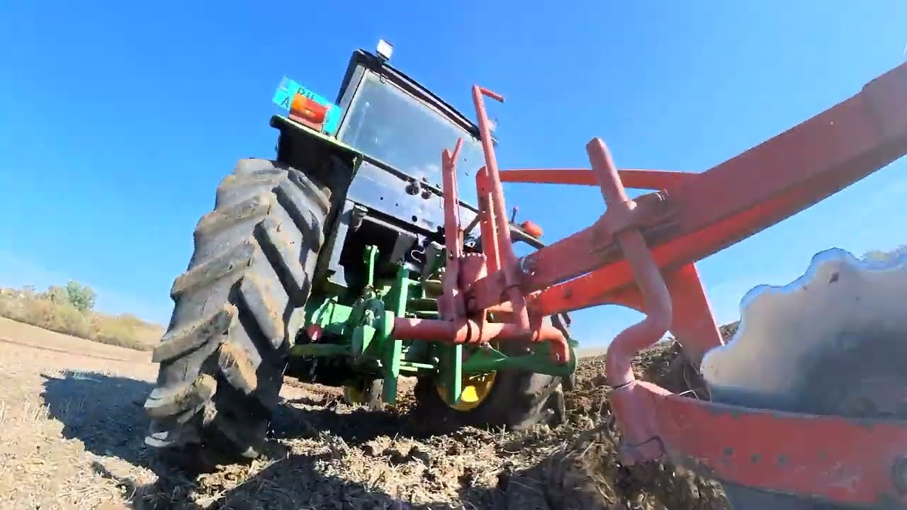 Duboko zimsko oranje - John Deere 2450 - IMT 757