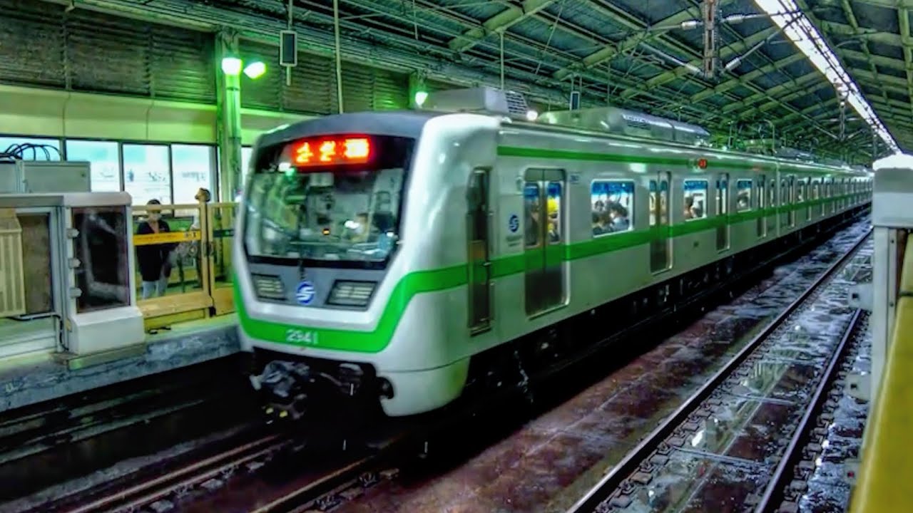 4K / 수도권 전철 2호선 건대입구역  / Seoul Subway Line No. 2 Konkuk University Station /  ソウル 地下鉄2号線 建大入口驛