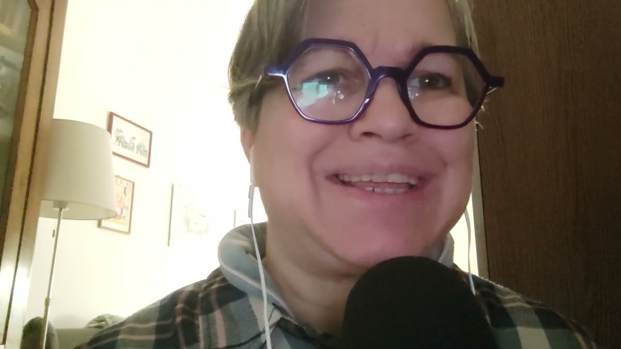 Asmr - whispering e tongue clicking per giada