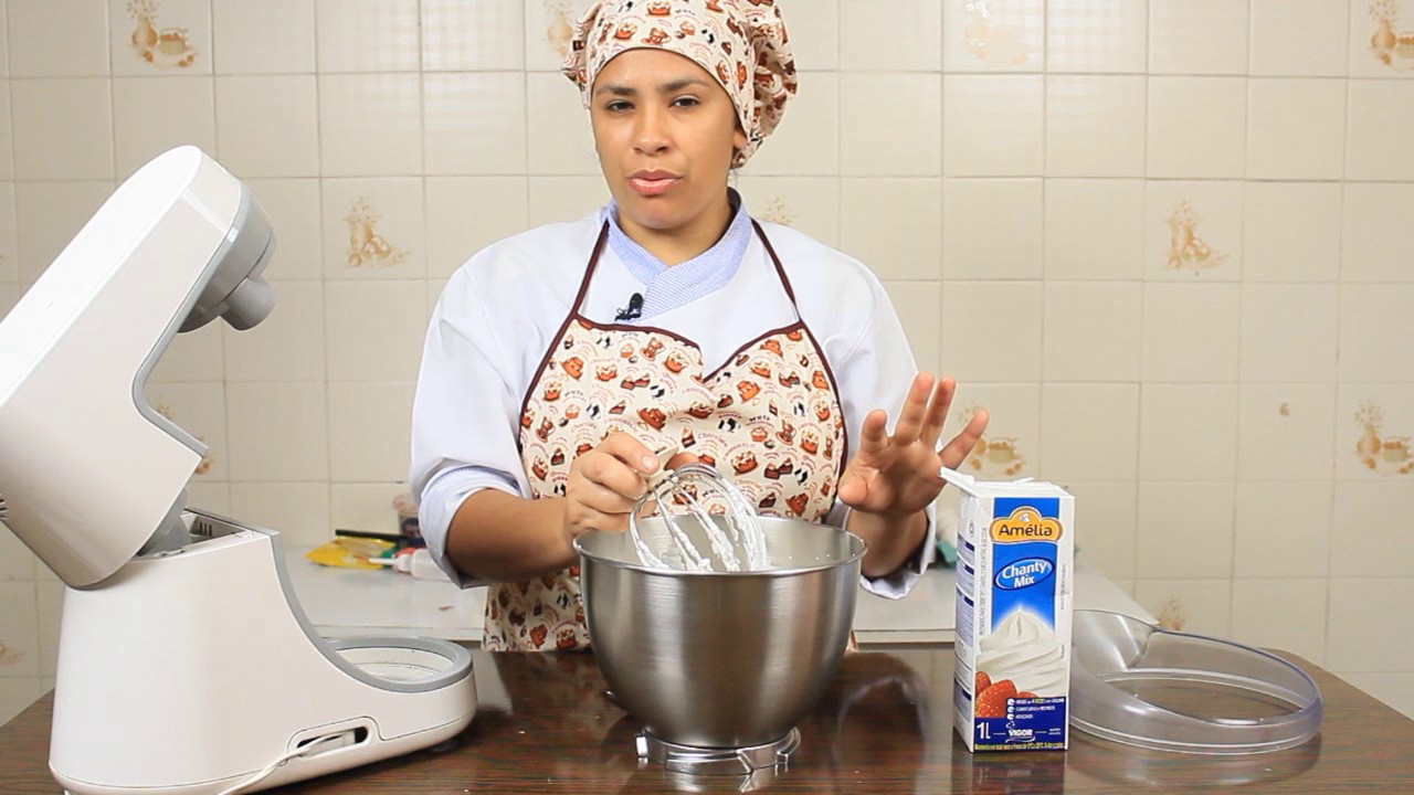 Confeitaria Pimenta Rosa - Como Não Perder o Ponto Com Chantilly Amélia?
