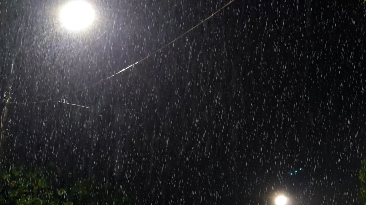 Heavy Rain Sounds for Deep Sleep - Streetlight Rain in the village #256
