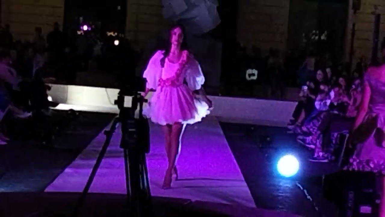 Sfilata di moda istituto medici di Legnago VR 2025 parte 2 presentazione e sfilata  elemento fiori