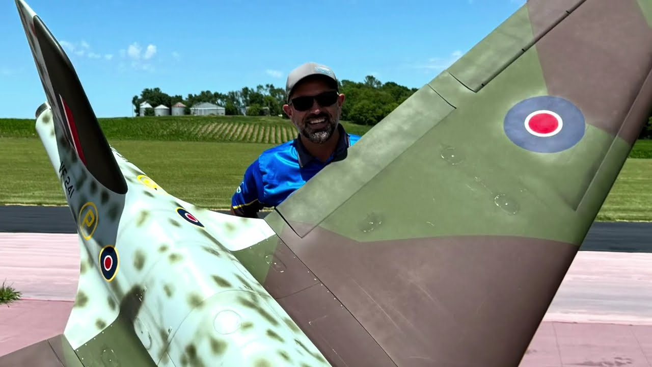Ali Machincy flys The Worlds Largest  RC ME-163 Komet