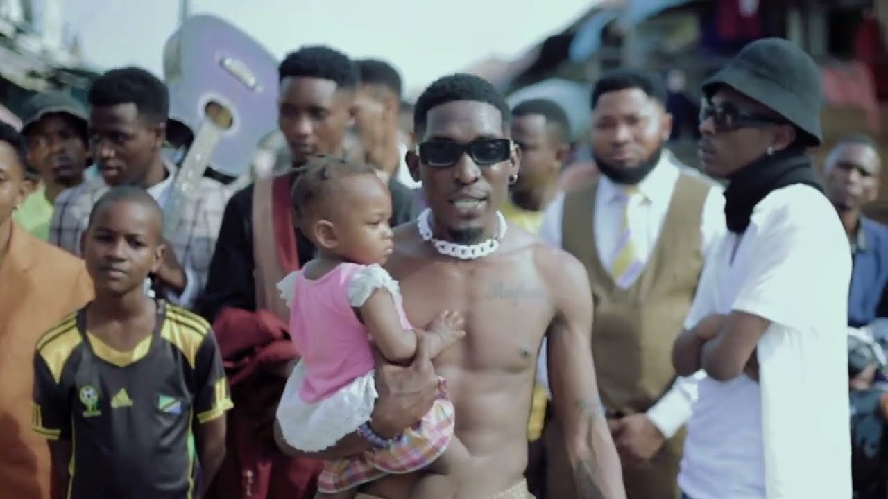 Mgogo Classic Ft Hanslee - Jah bless (Official Video)