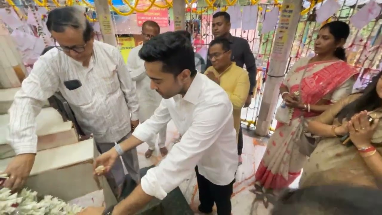 বাবা বড় কাঁছারী মন্দির পরিদর্শন ও পুজো নিবেদন পর্বে|Offering prayers at Baba Boro Kachari Temple