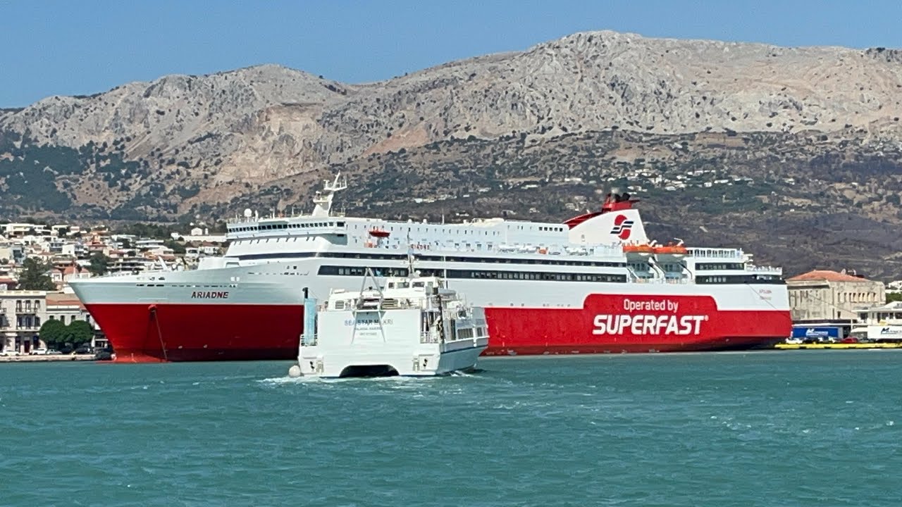 Αριάδνη άφιξη στο λιμάνι της Χίου με δυνατό βοριά 