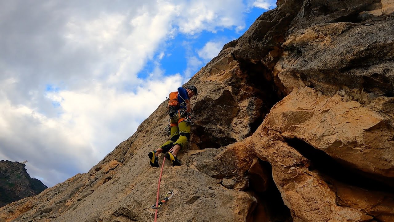 Multipitch climbing &ndash; El Chorro