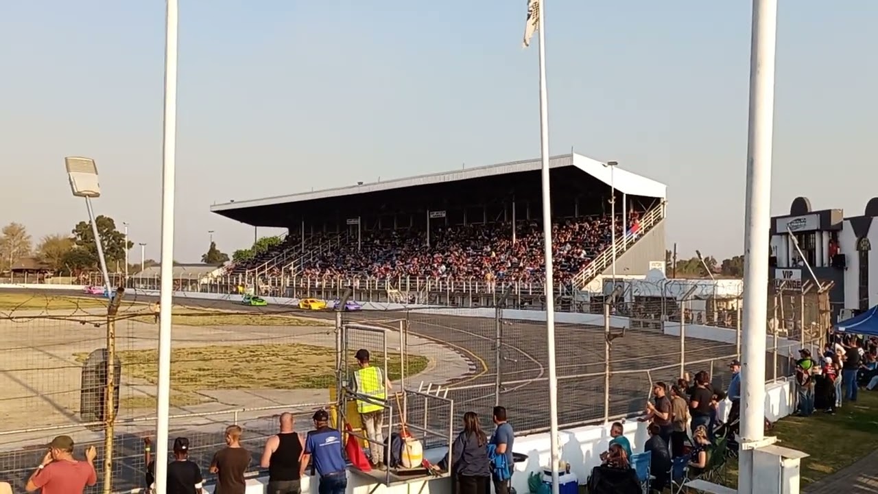 Race day. 3 September 2022. Vereeniging Raceway. #ZA3 Theunis Calitz and #75 Thinus Smith (1)