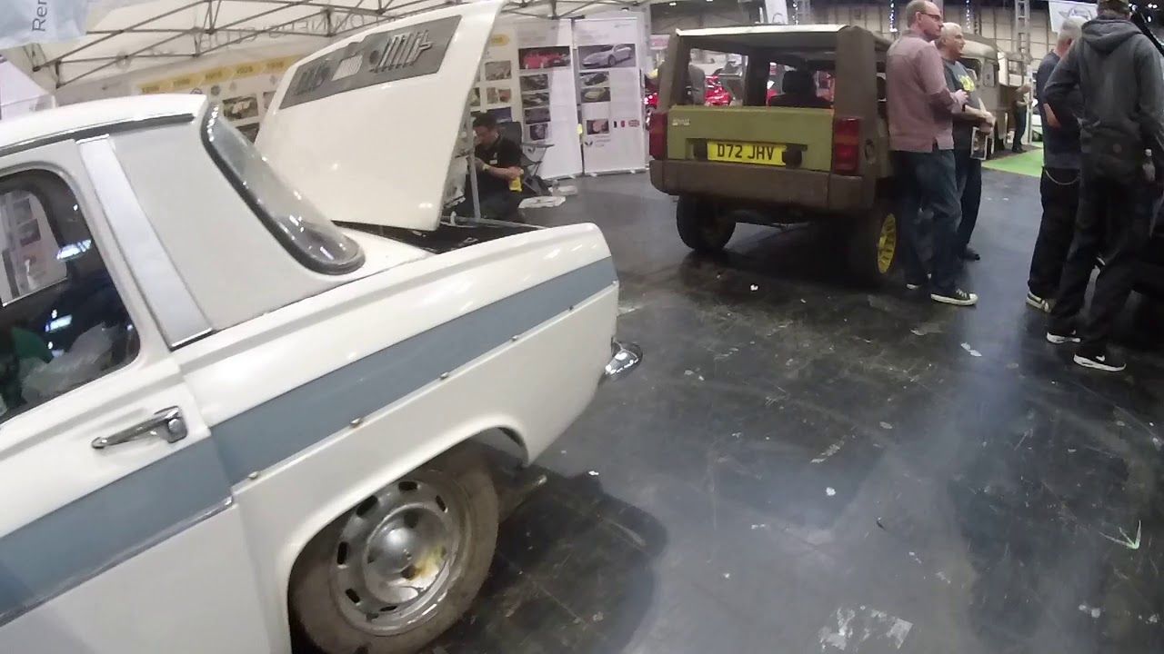 Super Renault 10 on-going restoration project, superb old Renault!
