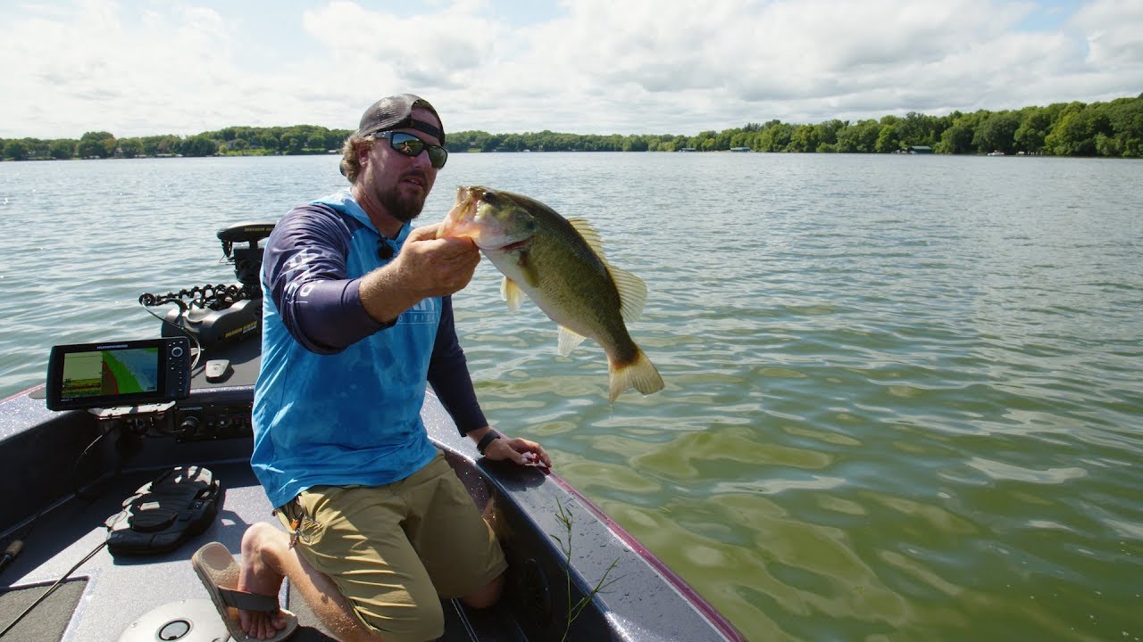 Fishing Drop Shots in Coontail on Lake Minnetonka - Go Angling E24