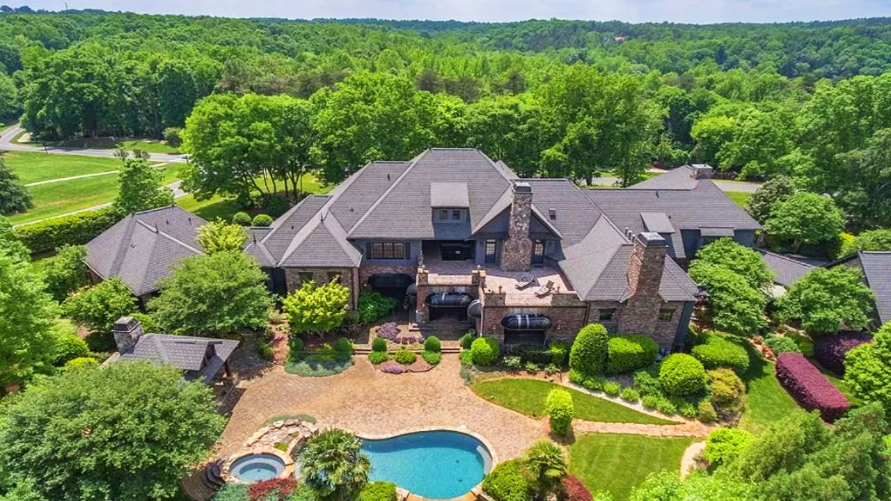 Luxury mansion from the inside in North Carolina for $ 3,250,000. House tour.