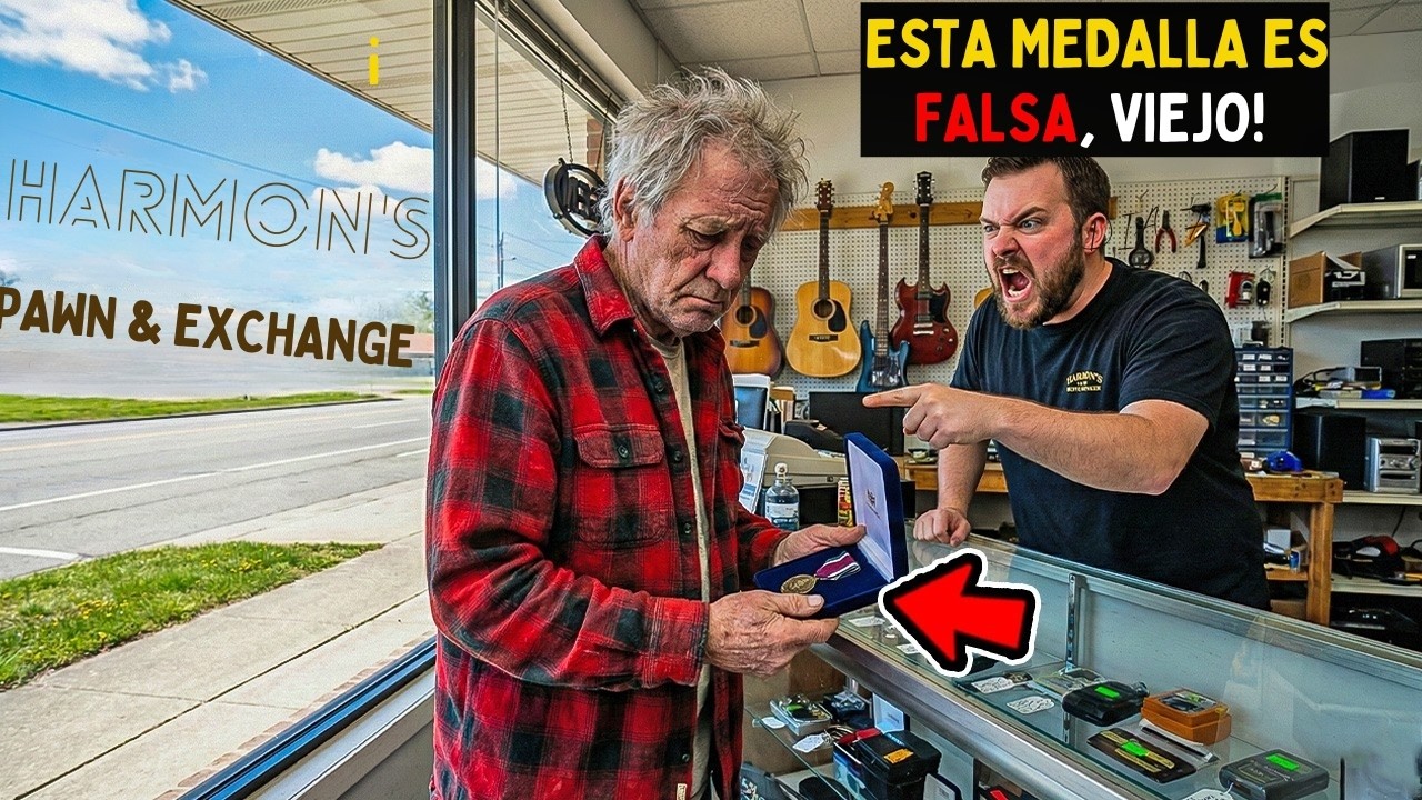 El dueño de una casa de empeños rió de la medalla falsa del anciano, y entonces entró un coronel.