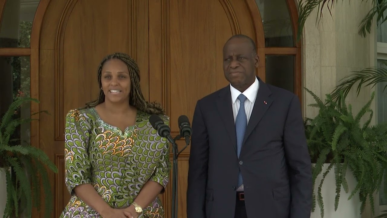 Le Président Alassane Ouattara échange avec la ministre Bissaoguinéenne des Affaires Étrangères