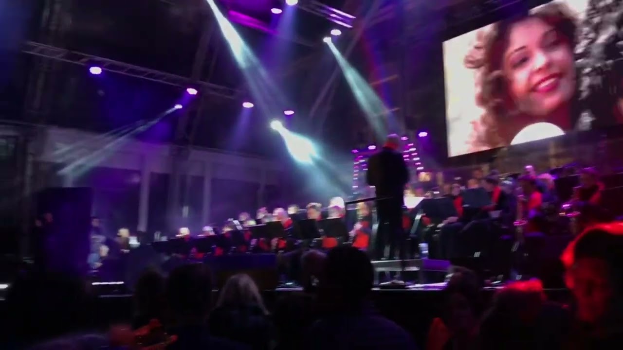 29 april 2023 Royal Music Night Deurne 2023 - Deurne kleurt Oranje -  Purple Rain - © FVTV DEURNE